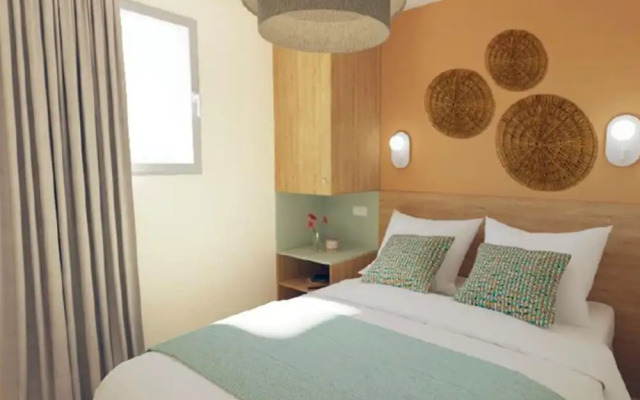 Apartment in Giens With Pool & Beaches Nearby