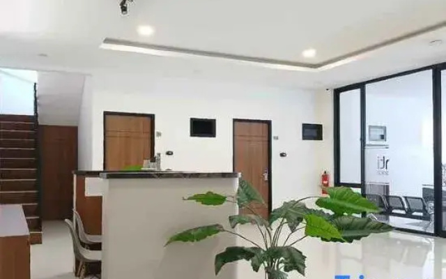 Vibes Djanti Residence Yogyakarta by Sans Hotel