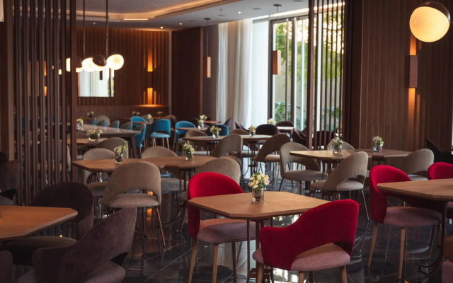 Pullman Rosario City Center Hotel