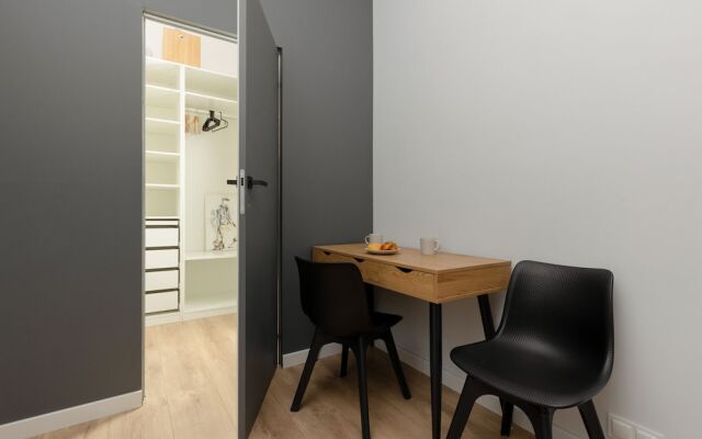 Metro Dworzec Wileński Studio by Renters