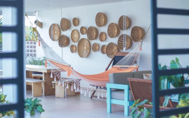 Looking Good Beachfront Hotel