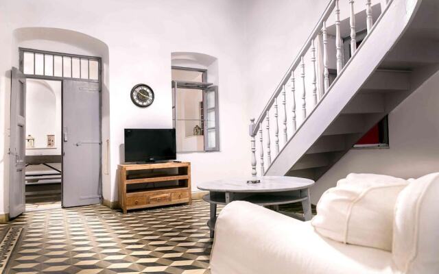 Villa Gaia Syros 1800 s Stone Building