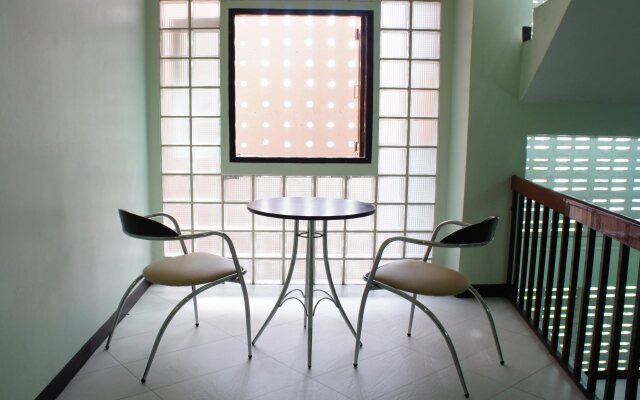 Ratchadamnoen Residence