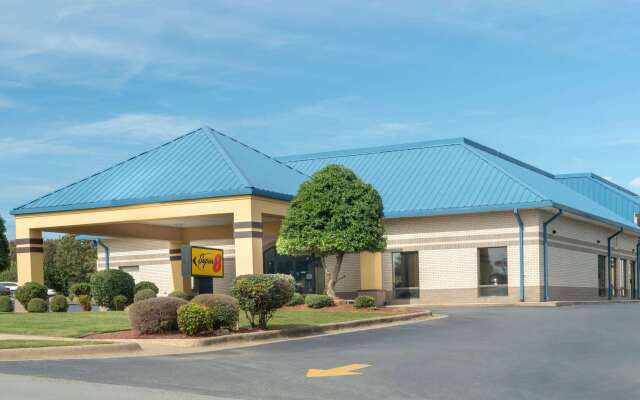 Super 8 by Wyndham North Little Rock/McCain