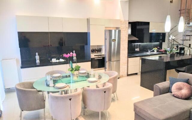 Luxury Apartment with Sea View near Kallithea