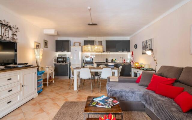 Villa Glamour by Portucasa