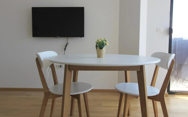 Lovely one bedroom apartment with parking space