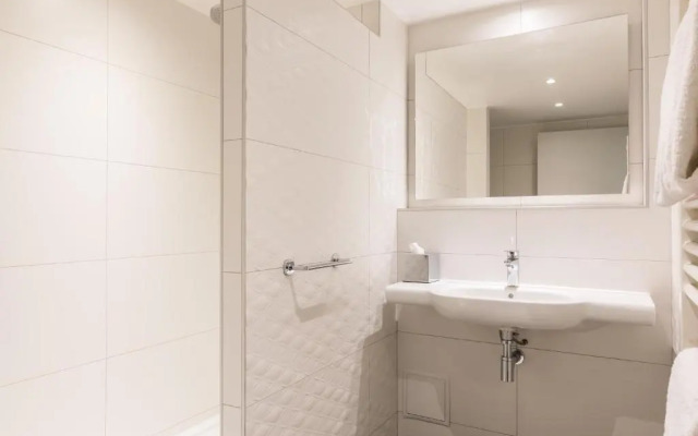 CADET Residence by Collection VESPER