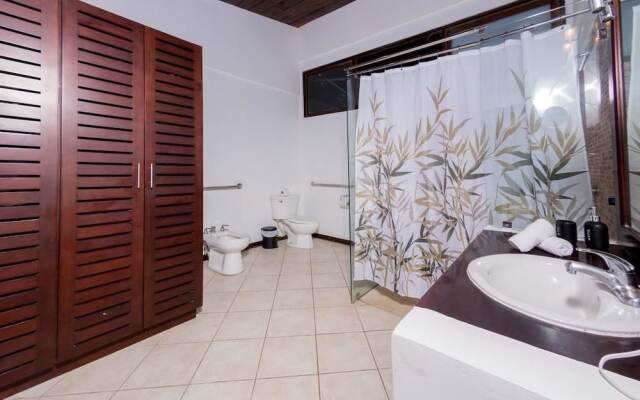 Café de Playa Beach Front Hotel