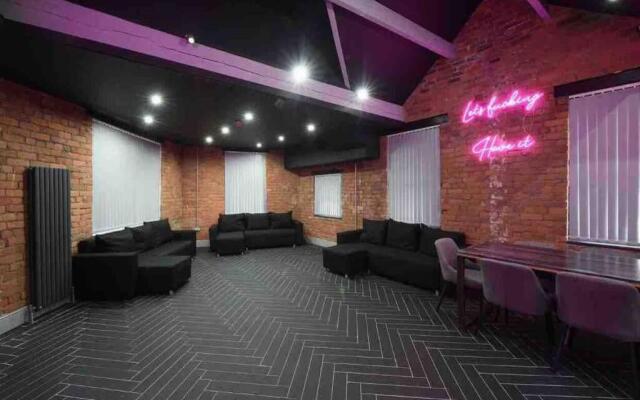 Casa Nomade Penthouse slps 20 people Mcr centre