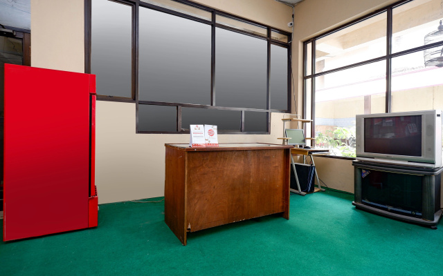 OYO 1706 Hotel H&w Solo – Guest Rooms – Karanganyar