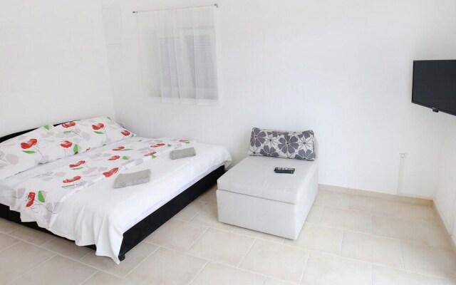 Awesome Apartment in Sukosan With Wifi