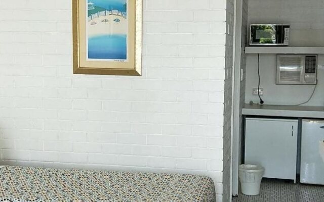 Surf Street Motel – Guest Rooms – Gold Coast