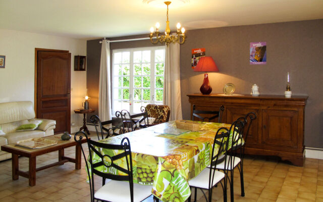 Holiday Home Le Saint Vigor (BAX400)