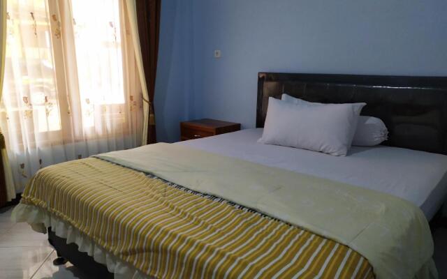 OYO 2423 Hotel Tubalong Taliwang Syariah