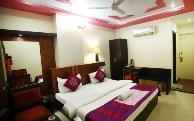 Hotel Monarch