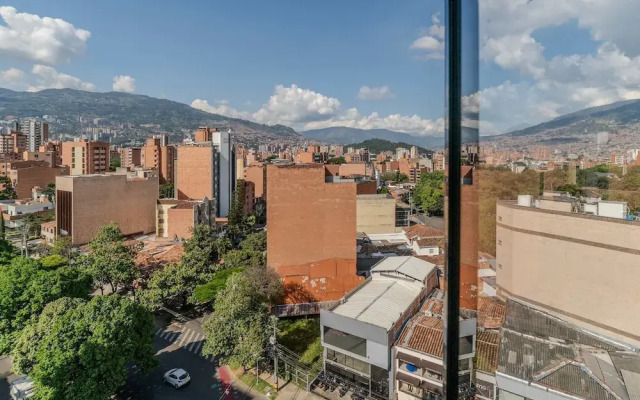 W Contemporary Loft w AC in Trendy Laureles