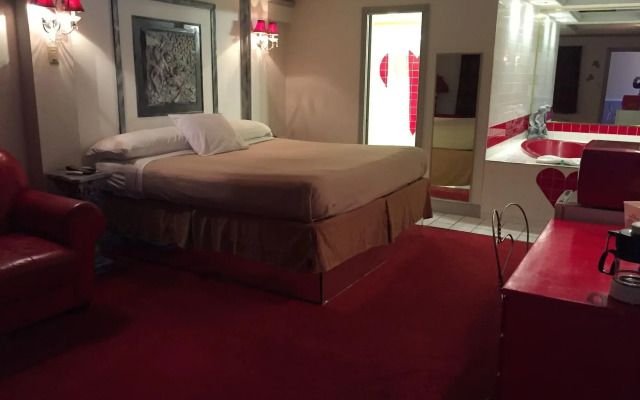 Wildwood Inn Tropical Dome & Theme Suites