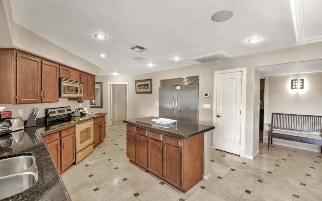 Just Listed! Kierland Home w Htd Pool and Hot tub