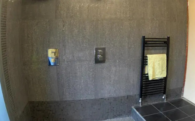 Halcyon Apartment