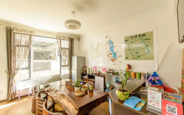 Dali 27 Cups of Wine Hongluo Inn