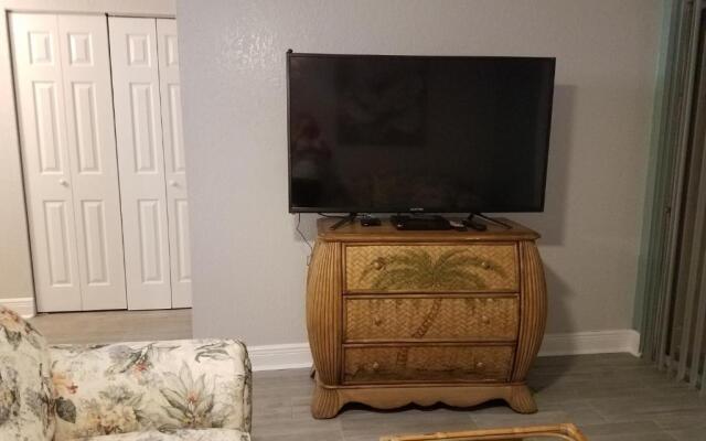 2BR/1BA Vacation Rental - Sienna Park