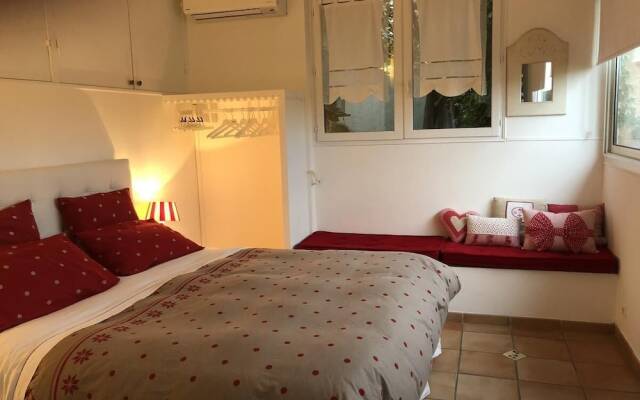 Les Grimaldines - Maison d'Hotes C 2 Bis