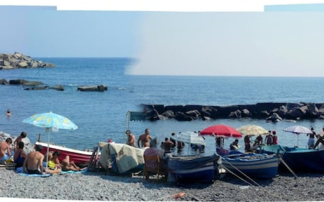 House With 3 Bedrooms in Riposto, With Wonderful sea View and Enclosed