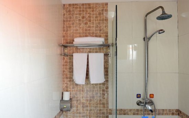 Brocade Honest Chain Like Inn – Bathroom – Shanghai