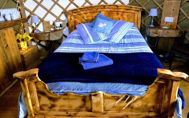 Bembridge Harbour Yurt - Log Burner - Wifi