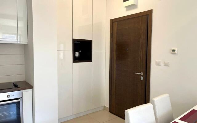 Impeccable 1-bed Apartment in Morinj