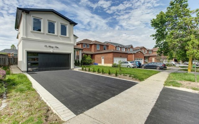 QuickStay - Beautiful 5bdrm House in Vaughan