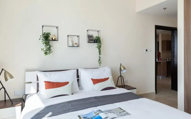 Lovely Apt w Lake Walkways Close to JBR Beach - Hotel in ดูไบ - Photo 3