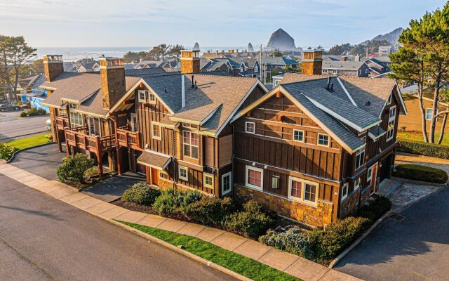 Lodges at Cannon Beach A2