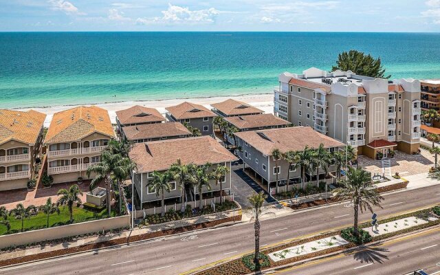 Walk to Beach: Condo w/ Deck in Indian Shores