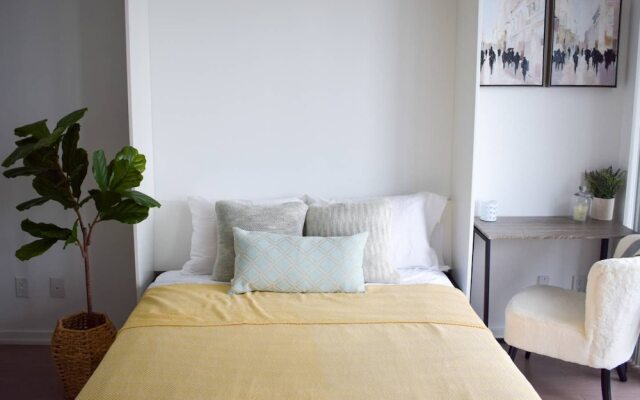 Modern Downtown Studio With City Views Balcony