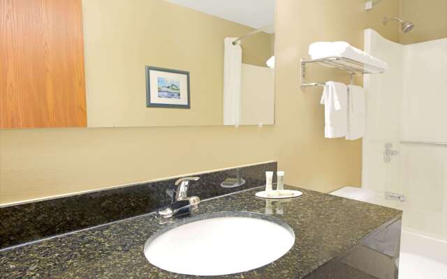 Super 8 by Wyndham St. Clair MO