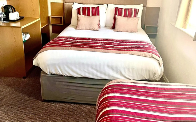 Clifton Court Metro Hotel