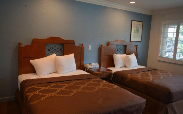 Welcome Inn on Colorado Blvd