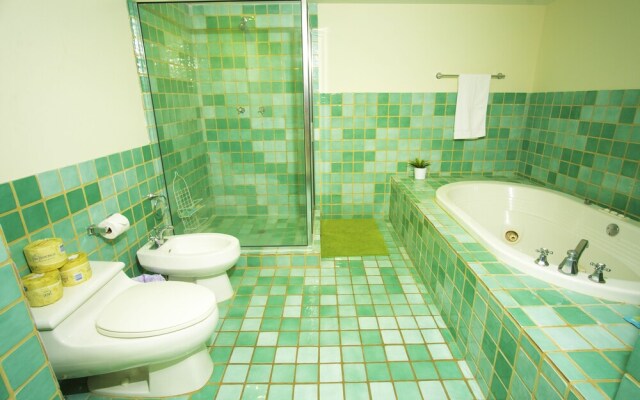 Beachfront Suites By Yourent Vacations