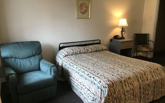 Colonial Hotel-Motel