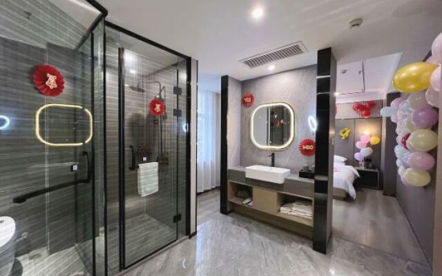 Tuk China Light Residence Hotel