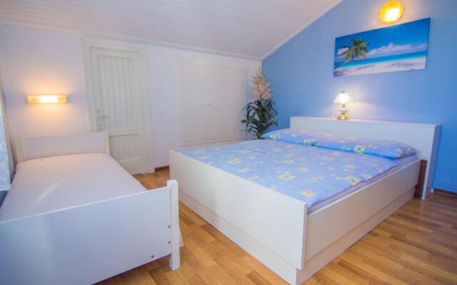 Ankica - pool & garden - A2(8)