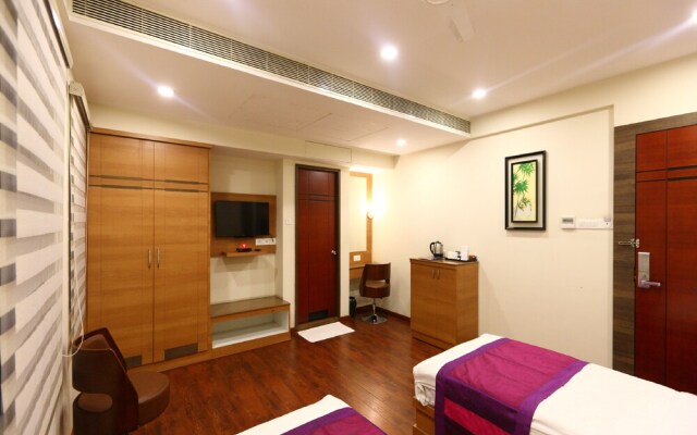 OYO 8108 Adore Residency