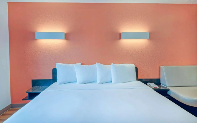 Motel 6 Los Angeles, CA - Los Angeles - LAX
