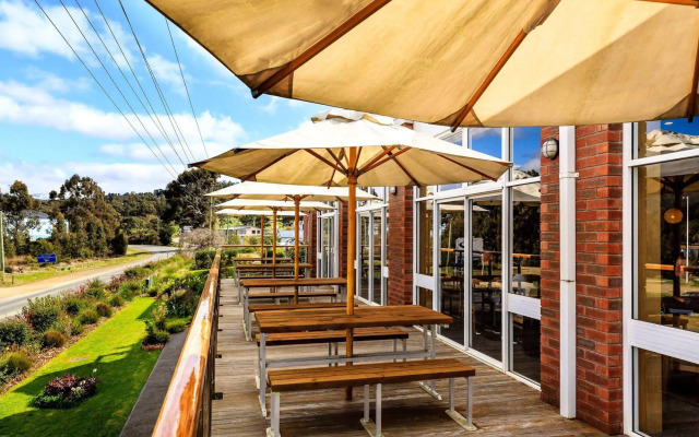 Kermandie Waterfront Hotel