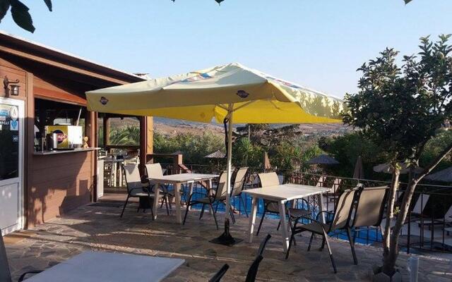 Orfeas Studios & Bungalows