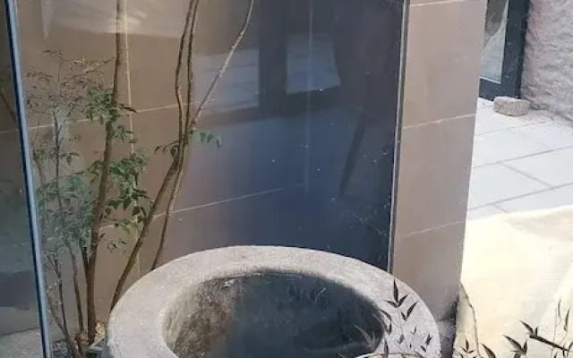 Serenity Courtyard Hotel