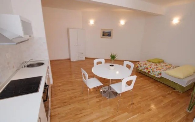 Studio Apartments Renata