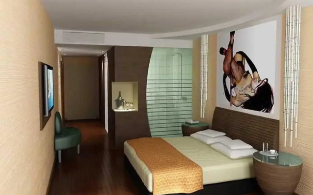 The Honest Budapest by Chic & Basic